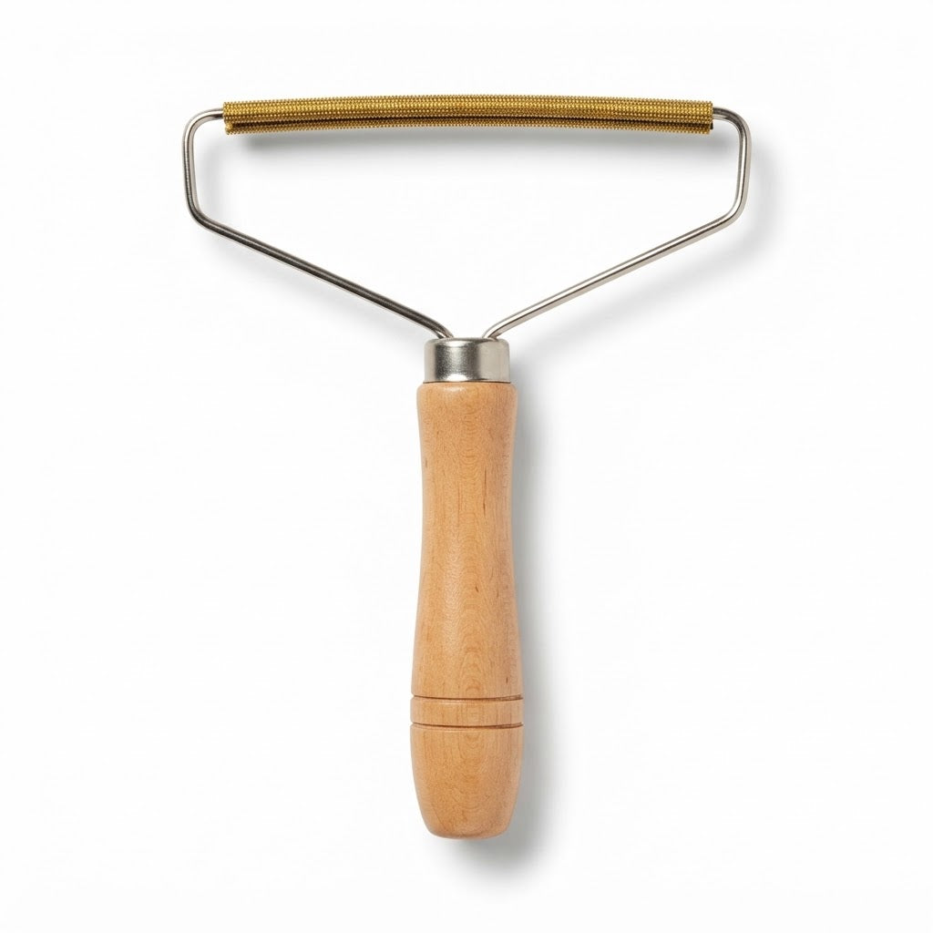 Premium Wooden Handle Manual Lint Remover