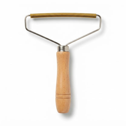 Premium Wooden Handle Manual Lint Remover