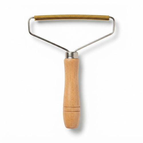 Premium Wooden Handle Manual Lint Remover