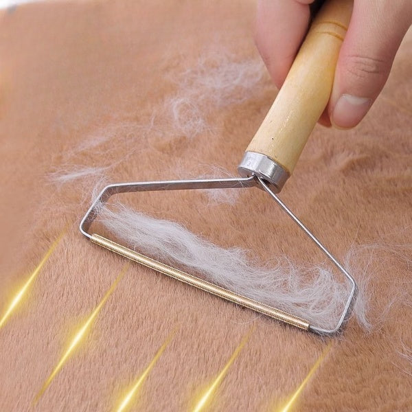 Premium Wooden Handle Manual Lint Remover